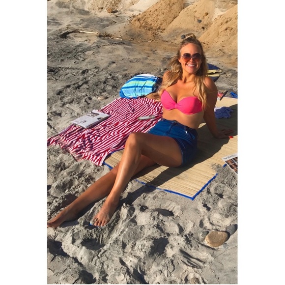 Pink Pinup Girl Style Bikini Top, by Roxy, size Medium - Picture 16 of 16